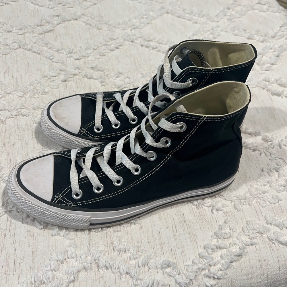 Black and white high top converse all stars